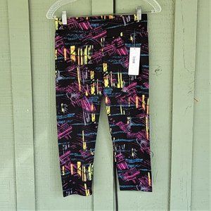 NWT CHROME Black Multi-color Capri Leggings S/M